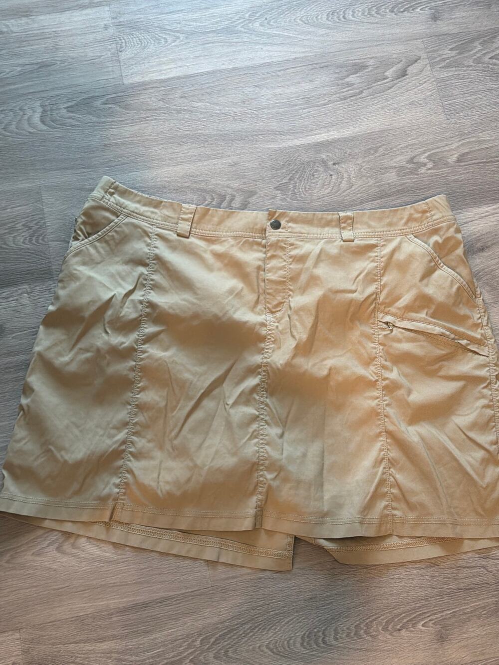 Duluth Trading Company size 26W tan beige skort